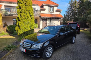 1,8 kompresor AVANGARDA  skóra manual szyber dach opłacona