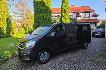 krajowy 1 wł długi 9 osobowy navi drzwi z 2 stron mały przebieg bezwyp